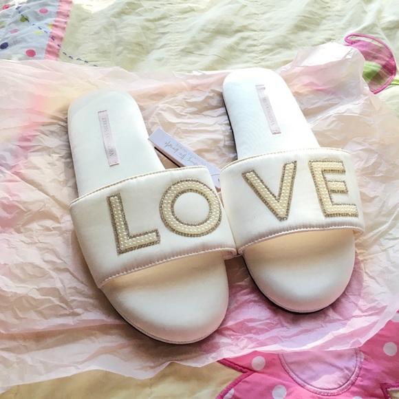 Victoria’s Secret Diamonds And Pearls LOVE Slippers - Medium 7-8 - Picture 2 of 15